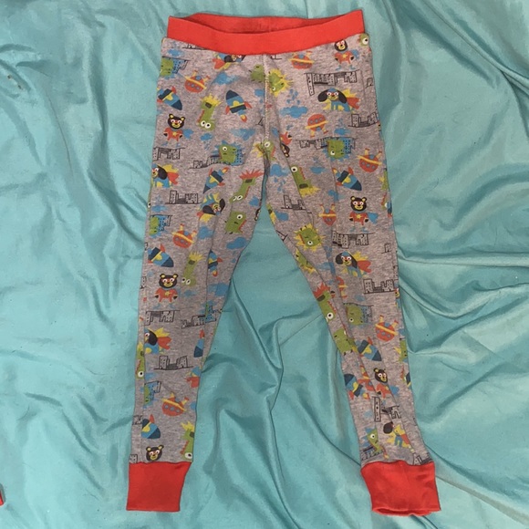 Matching pyjama set - Picture 3 of 3